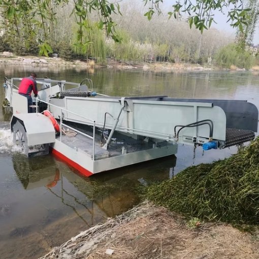 High Capacity Garbage Cleaning Salvage Ship