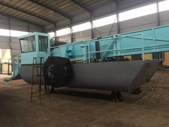 High Capacity Surface Debris Salvage Ship