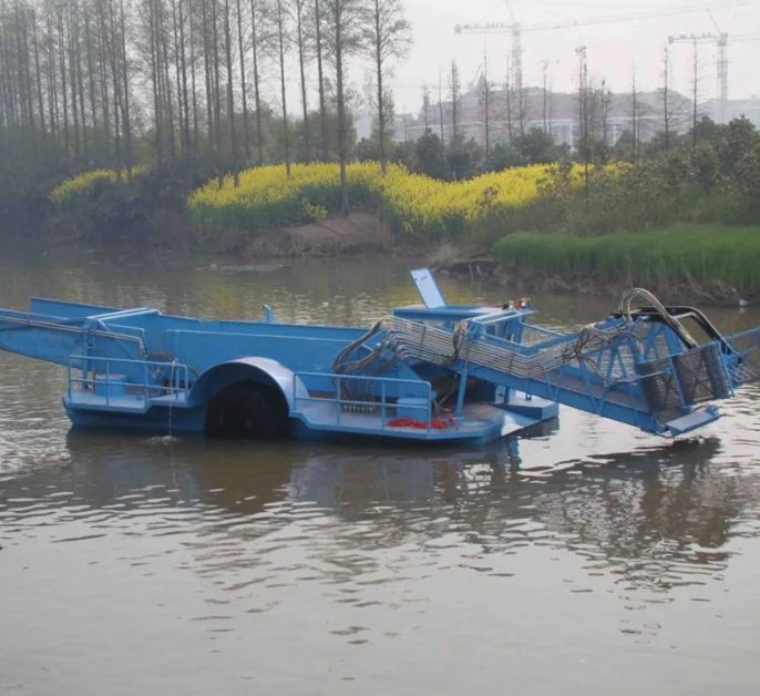 Aquatic Weed Harvester & Garbage Salvage Ship